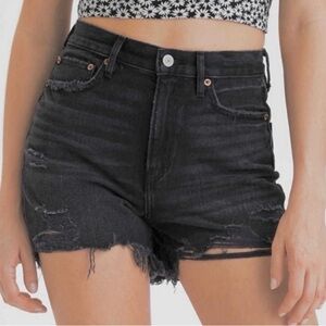American Eagle 90s Boyfriend Shorts Black Denim Distressed Raw Hem Jean Shorts
